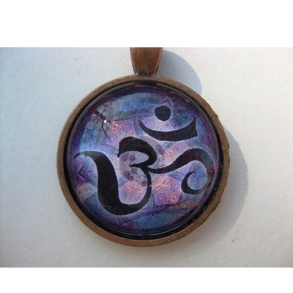 Yoga Necklace:  Om on Mandala Necklace (010)